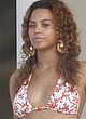 Beyonce Knowles stand in beauty in bikini pics