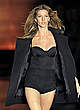 Gisele Bundchen runway shots from fashion show pics