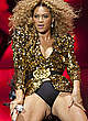Beyonce Knowles sexy performs on the stage pics