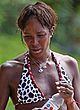Naomi Campbell naked pics - paparazzi bikini beach shots