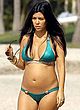 Kourtney Kardashian pregnant bikini shots pics