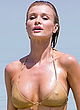 Joanna Krupa shows bikini pokies & cameltoe pics