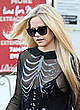 Avril Lavigne titslip while shopping shots pics