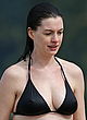Anne Hathaway pregnant shows bikini pokies pics