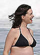 Anne Hathaway pokies in black bikini pics