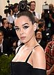 Hailee Steinfeld busty & leggy in black outfit pics