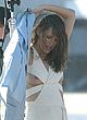 Jennifer Garner naked pics - flashing right breast outdoor