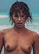 Marisa Papen fully naked beach photo-shoot pics