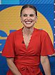 Natalie Portman looking sexy in red dress pics