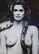 Cindy Crawford poses nude pics