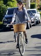 Naomi Watts sexy as she takes a bike ride pics