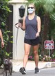 Reese Witherspoon sexy as works on her cardio pics