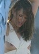 Jennifer Garner shows boob on the movie set pics