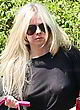 Avril Lavigne no bra, visible breasts pics