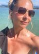 Sarah Michelle Gellar tanned cleavage pics