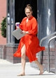 Jennifer Lopez wore red dress and flip-flops pics