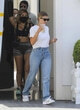 Sofia Richie grabs smoothies with friends pics