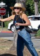 Jennifer Aniston rocks a casual style pics
