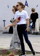 Natalie Portman dark jeans and white t-shirt pics