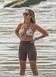 Jessica Alba shows her body in bikini pics