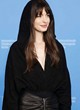 Anne Hathaway photocall at berlin film fest pics