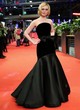 Elle Fanning amazes on the red carpet pics