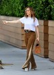 Jennifer Lopez rocks 70s style pics