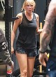 Taylor Swift looks sexy in gym pics