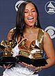 Alicia Keys getting grammy award pics