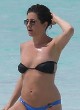 Jennifer Aniston naked pics - caught in bikini