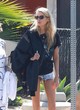 Stella Maxwell flashes her pussy in public pics