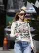 Jennifer Lawrence cuts a relaxed outfit in la pics