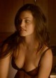 Phoebe Tonkin shows her sexy tits in bra pics
