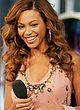 Beyonce Knowles at mtv trl paparazzi shots pics