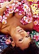 Tyra Banks shows her body pics