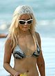 Christina Aguilera paparazzi bikini shots pics