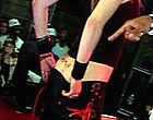 Avril Lavigne on stage exposing ass crack videos