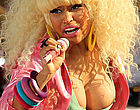 Nicki Minaj nipslip daytime tv performance clips