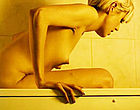Agyness Deyn fully naked in a bathtube nude clips