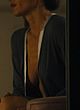 Jennifer Garner naked pics - showing cleavage & side-boob