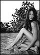 Jarah Mariano posing completely naked pics