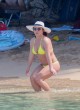 Britney Spears models an yellow bikini pics