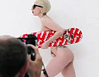 Lady Gaga poses all nude & showing pubis clips