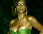 Rihanna sexy half nekkid shots clips