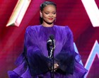 Rihanna image awards in pasadena clips