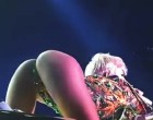 Miley Cyrus shows her ass on stage clips